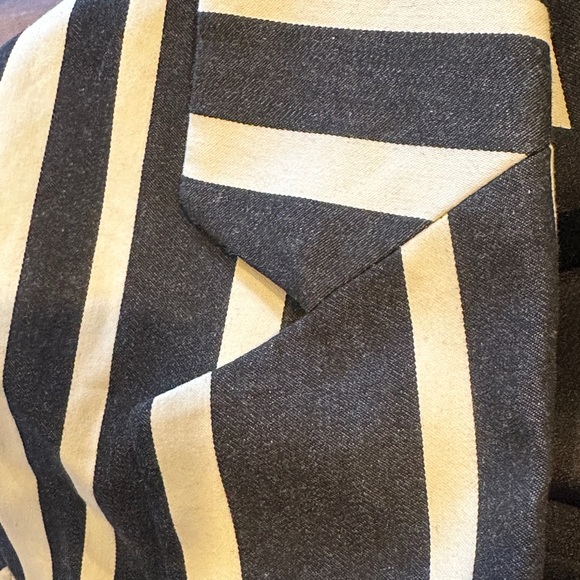 Alice + Olivia Striped Oversized Blazer/Jacket Size: M - Picture 5 of 6